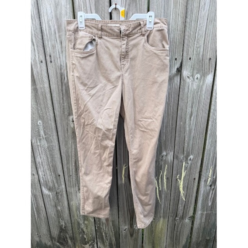 Minimalist Neutral Maurices Straight Leg Pants 9/10 Tan Khaki Classic Workwear